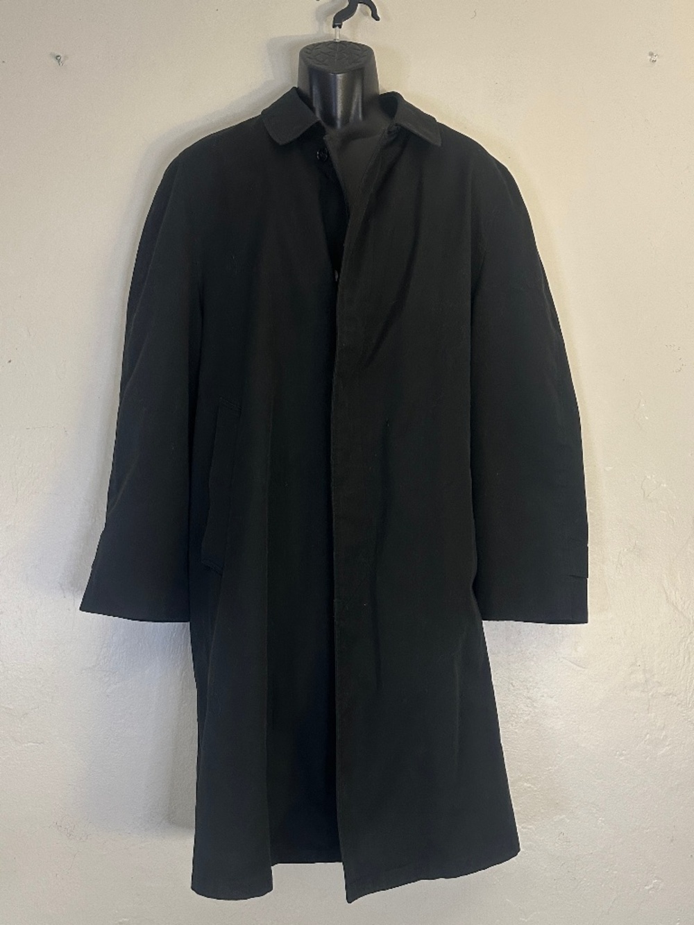 Alligator Trench Coat 42R Gently worn 4 button 2 vents Fully lined